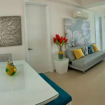 2 Bedroom Beachfront 2p1-al4 With Pool And Wifi