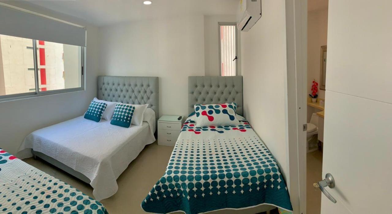 Apartment 2 Bedroom Beachfront 2p1-al4 With Pool And Wifi Cartagena