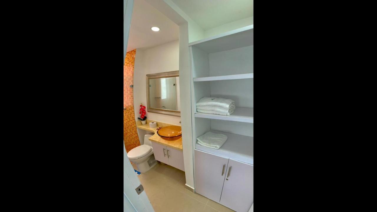 Apartment 2 Bedroom Beachfront 2p1-al4 With Pool And Wifi *