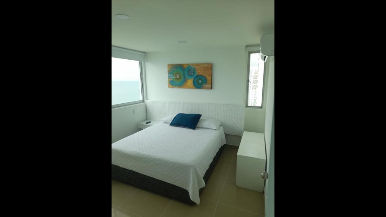 Apartment 2 Bedroom Beachfront 2p1-al4 With Pool And Wifi Cartagena